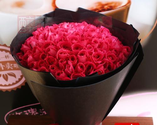 红色玫瑰花的意义与象征（探索红色玫瑰的浪漫之美）